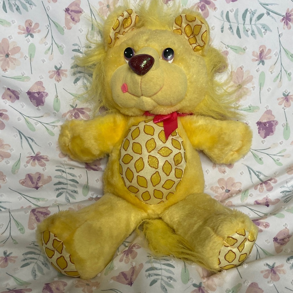 Hallmark YUM YUMS LUCKY LEMON LION Yellow Plush 13in Stuff Kenner
